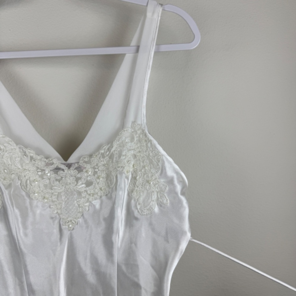 LINEA DONATELLA Chemise White Beaded Nightgown Wedding Romantic / Size Medium - Picture 10 of 12